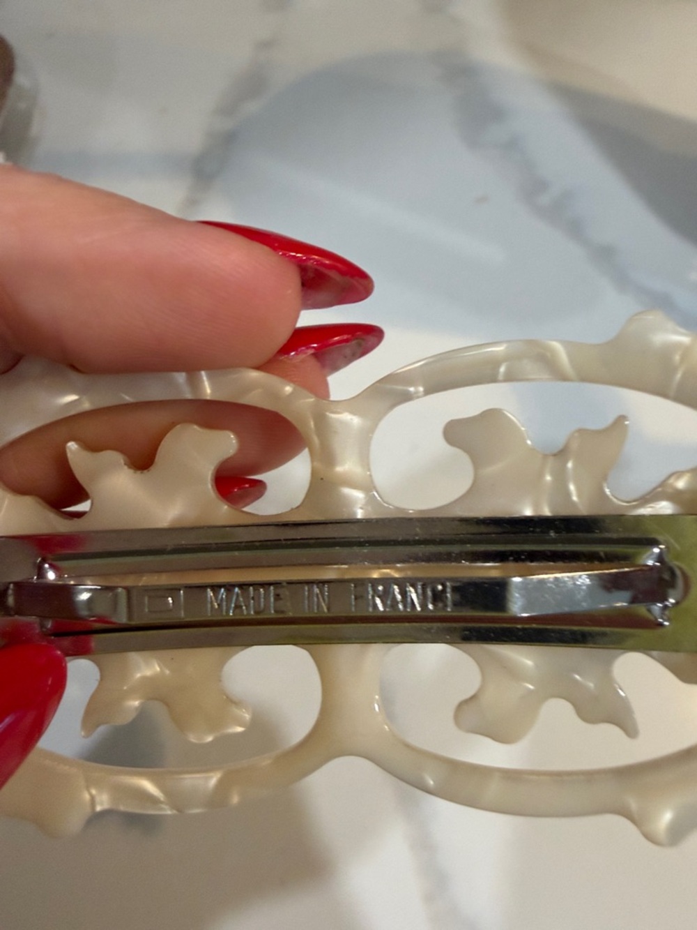 Carved Floral Resin Hair Barrette in Pearl White - Picture 6 of 6